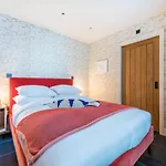 Wella 5 Star Gold Award Luxury Cottage