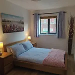 Fantastic Centrally Located 1 Bed Apartment