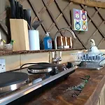 Bembridge Harbour Yurt - Log Burner - Wifi
