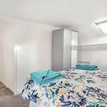 Lovely Heather House 2 King 1 Double 2 Single Beds
