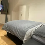 Cozy Penthouse With A Terrace!2 Minutes To Beach!