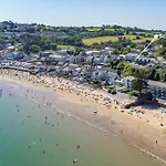 Schooner House - Panoramic Sea Views And Parking