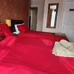 Twin Palms Guesthouse