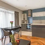 Abbey Apartments Modern Aparthotel For Tourists & Professionals