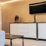 Apartment Eight At Barton Manor