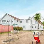 Apartment Six - Uk39842