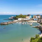 The Lookout At Goscar - Perfectly Positioned Tenby Apartment With Views