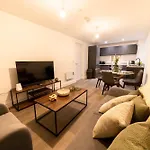 Spacious 2 Bedroom Apartment In Liverpool