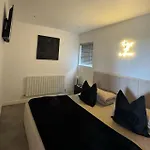 Terfyn Hall Aquarium Apartment 1