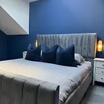 Terfyn Hall Holiday Apartment 3 Stargazer