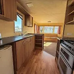 Great Seaside 8 Berth Caravan At Haven Hopton-On-Sea In Norfolk Ref 80010T
