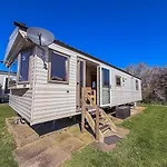 6 Berth Caravan With Free Wifi For Hire In Suffolk Ref 68073Bs