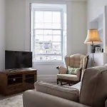 1 Bedroom Apartment In Edinburgh'S New Town