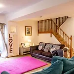 Cavernous Open Plan Town House In St Leonards